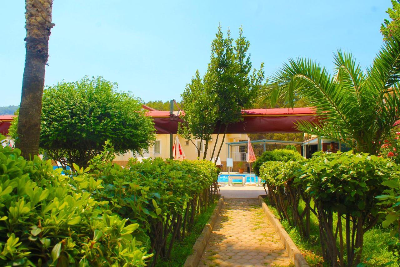 Carmina Hotel Ovacık Esterno foto
