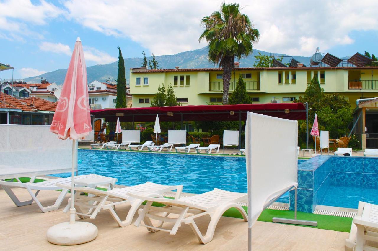 Carmina Hotel Ovacık Esterno foto