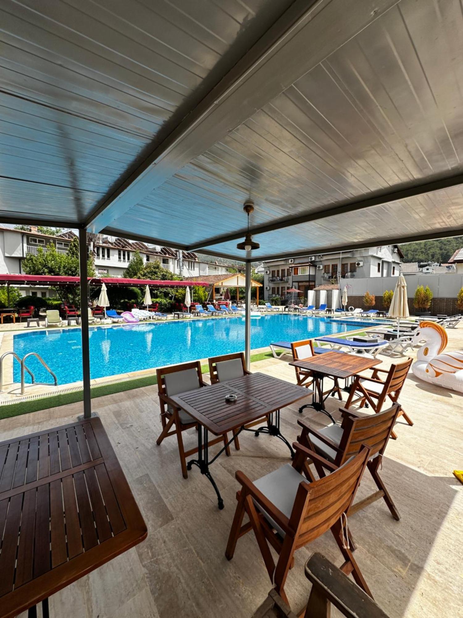 Carmina Hotel Ovacık Esterno foto